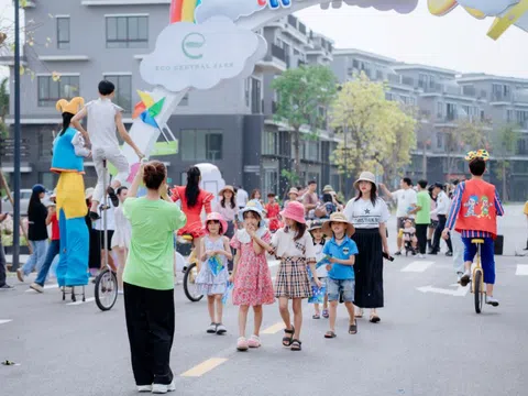 Giải phóng đôi chân, trải nghiệm mùa hè rực rỡ tại 'Lễ hội mùa hè Eco Central Park 2025'