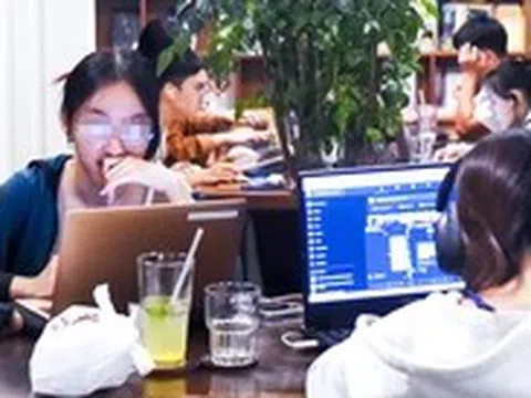 Khách ngồi cả ngày ở quán cà phê, nên làm gì?