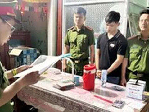 Bắt người cướp giật túi xách nữ du khách New Zealand tham quan Hội An