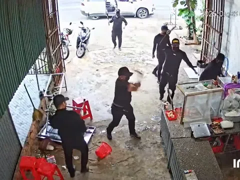 Tin mới vụ nhóm côn đồ che mặt đập phá quán phở, tạt sơn nhà dân ở Đắk Lắk