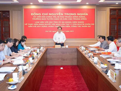 Ông Nguyễn Trọng Nghĩa họp hợp nhất 2 tỉnh Kiên Giang, An Giang