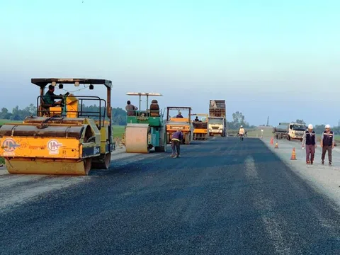 Lý do Cục Đường bộ yêu cầu tạm dừng thi công một số công trình