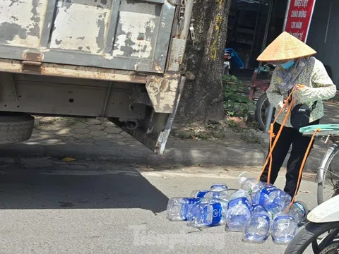 Hà Nội: Mưu sinh trong ngày nắng nóng 40 độ C