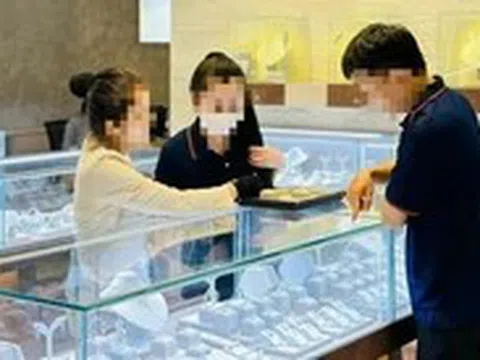 Cổ phiếu PNJ 'rơi' sâu sau kết luận thanh tra vàng của Ngân hàng Nhà nước