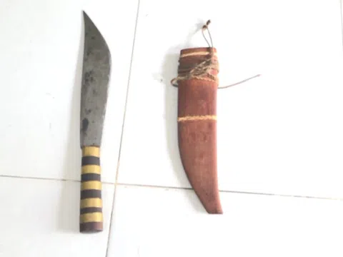 Bắt nhóm đối tượng dùng bom xăng, hung khí hỗn chiến