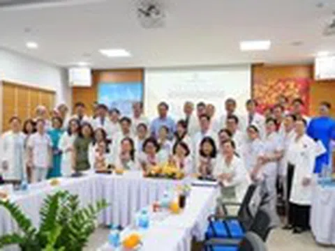 Chủ tịch UBND TP.HCM trao bằng khen đột xuất 2 bệnh viện thông tim bào thai cho sản phụ Singapore