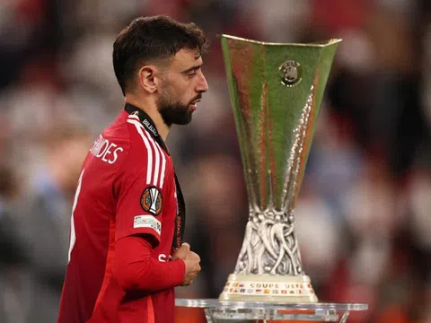 Bruno Fernandes từ chối đề nghị 200 triệu bảng, ở lại MU