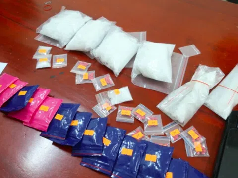 Cựu đội phó Công an TP Việt Trì lập công bằng cách đưa tiền cho tội phạm đi mua ma túy để bắt giữ