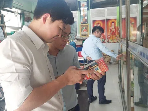 Bắt quả tang cơ sở bán 3 loại thuốc giả