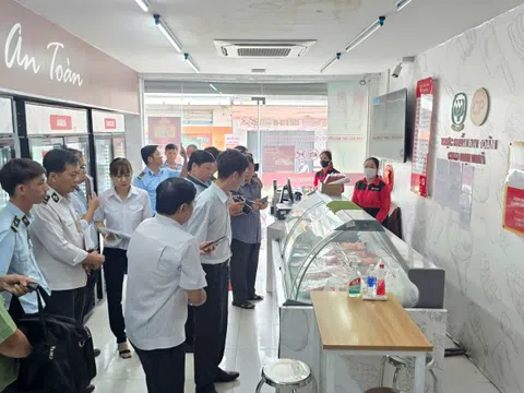 Công an gặp người tố cáo C.P Việt Nam bán 'thịt bẩn' tiếp nhận chứng cứ