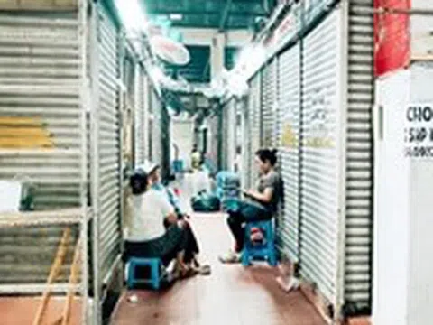 Xuất hóa đơn điện tử khi bán hàng: Nhiều tiểu thương đóng sạp chờ... hướng dẫn?