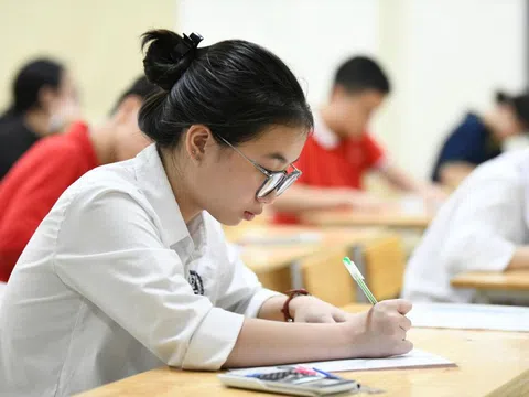 Quay cuồng thi vào lớp 10, thi như 'cưới chạy'