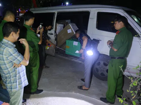 Trong vòng 20 phút, bắt 3 vụ vận chuyển hàng lậu trên quốc lộ