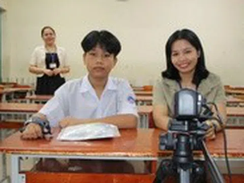 Nam sinh được giáo viên viết hộ bài thi vào lớp 10