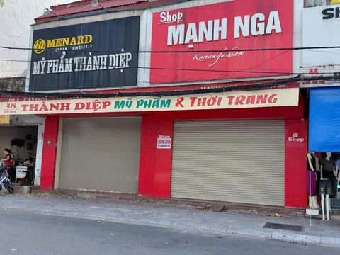 Nhiều cửa hàng kinh doanh thời trang, mỹ phẩm 'bất ngờ' đóng cửa