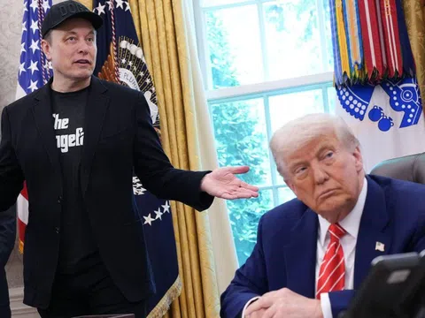 Khó lường giá cổ phiếu sau ồn ào giữa ông Trump và Elon Musk