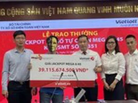 Cụ ông về hưu ở Hà Nội trúng xổ số 39 tỉ đồng