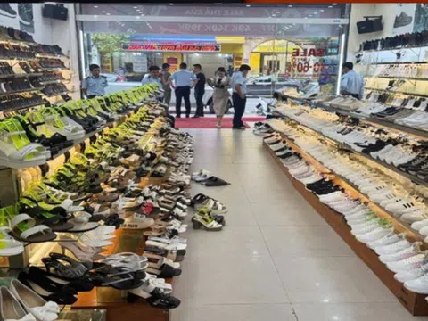 Bắt tạm giam đối tượng nhập lậu hàng thời trang nhái thương hiệu nổi tiếng