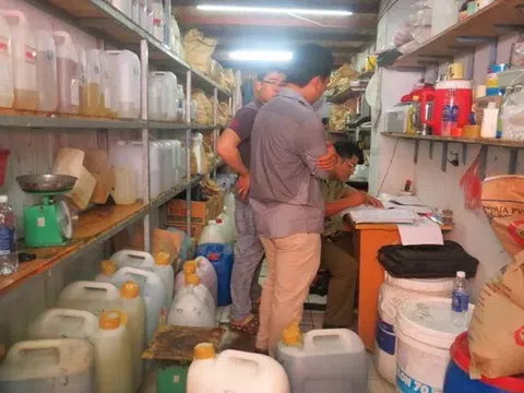 Kiểm tra đột xuất chợ Kim Biên