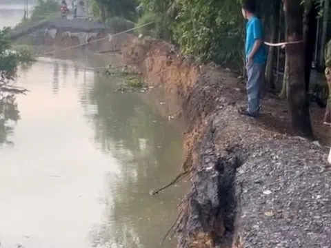 100m đê sông Sài Gòn bị sạt lở, TPHCM khẩn cấp di dời dân