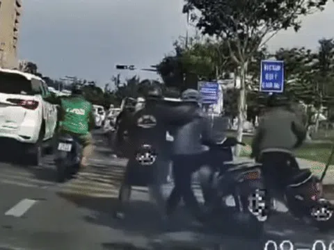 [CLIP] Công an Đà Nẵng ập bắt các đối tượng buôn ma túy như phim hành động