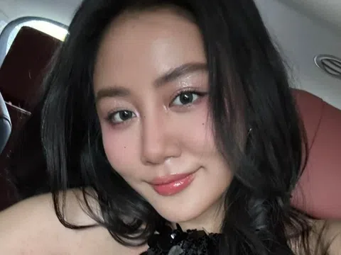 Văn Mai Hương cầu xin khán giả