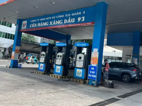 Bức xúc việc cây xăng, shop hàng, quán ăn 'nói không' với chuyển khoản