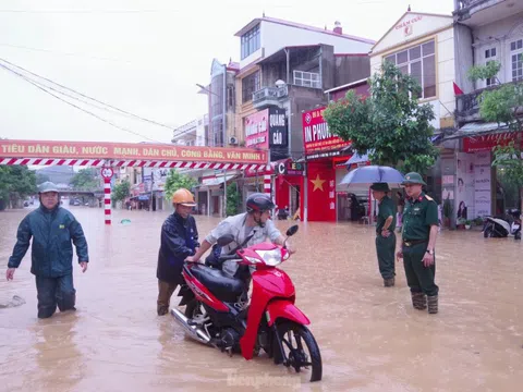 Lạng Sơn mưa lớn, nhiều tuyến đường chìm trong biển nước