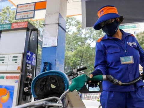 Giá xăng dầu tăng rất mạnh