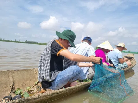 Tạo sinh kế cho người dân bảo vệ nguồn lợi thủy sản bền vững