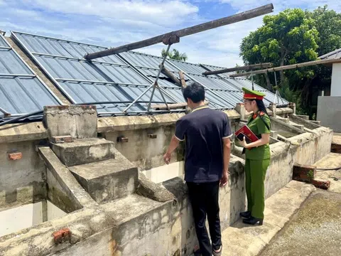 Công an Thanh Hóa xác minh vụ hàng nghìn nước mắm bị vứt bỏ bên đường