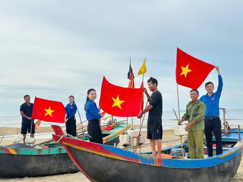 Tuổi trẻ Hà Tĩnh ra quân bảo vệ môi trường biển