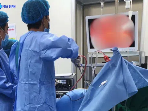 Bác sĩ Thái Lan bị thủng túi mật được các bác sĩ Việt Nam cứu sống