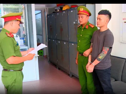 Tạm giữ đối tượng hành hung nhân viên y tế