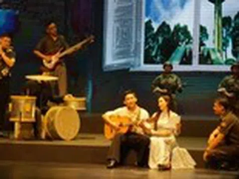 Xúc động vở kịch về phong trào của trí thức, văn nghệ sĩ Sài Gòn những năm chống Mỹ