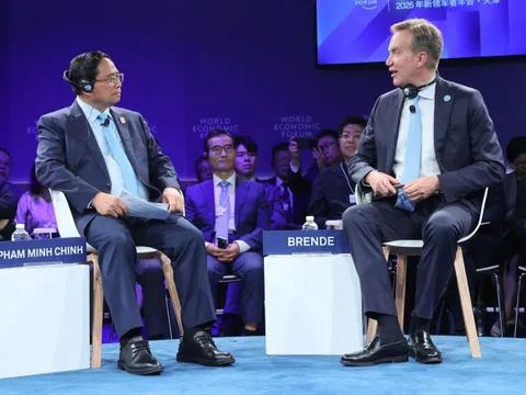 Thủ tướng Phạm Minh Chính trả lời câu hỏi 'nóng' của Chủ tịch WEF