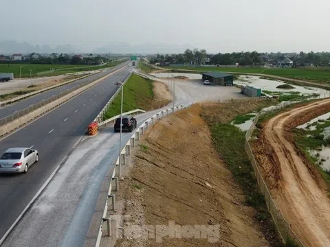 Vì sao các trạm dừng nghỉ trên cao tốc Bắc - Nam làm mãi không xong?