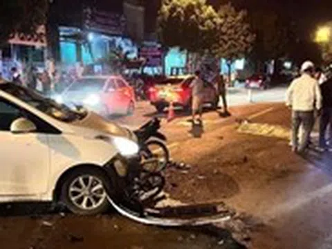 Xe máy va chạm ô tô trên quốc lộ 14, 2 học sinh thiệt mạng