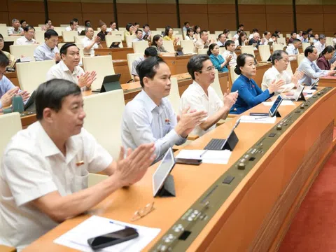 Quốc hội họp phiên bế mạc, biểu quyết thông qua nhiều nội dung quan trọng