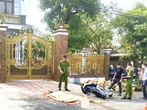Va chạm với xe đầu kéo, người đàn ông tử vong tại chỗ