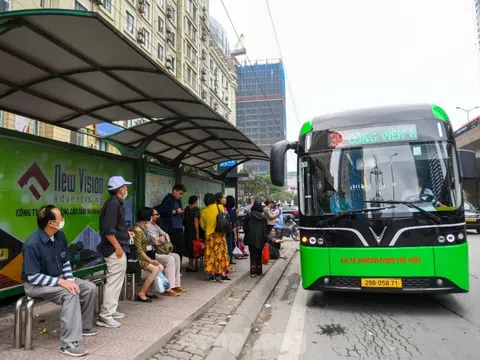 Tổng Cty Vận tải Hà Nội cần đi tiên phong trong chuyển đổi sang xe buýt điện