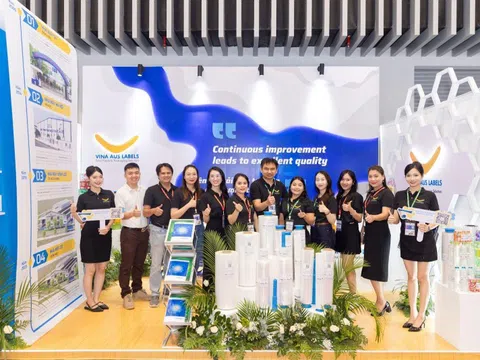 PLASTECH VIETNAM 2025: Sân chơi quốc tế khẳng định năng lực của Vi Na Úc
