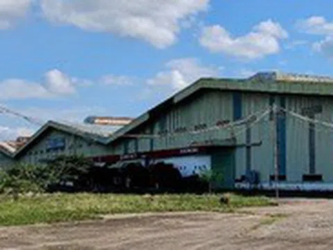 Phát hiện tổng giám đốc công ty sản xuất ô tô người nước ngoài tử vong trên sàn nhà