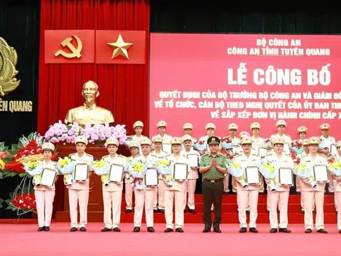 Công bố quyết định bổ nhiệm cán bộ Công an tỉnh Tuyên Quang sau hợp nhất