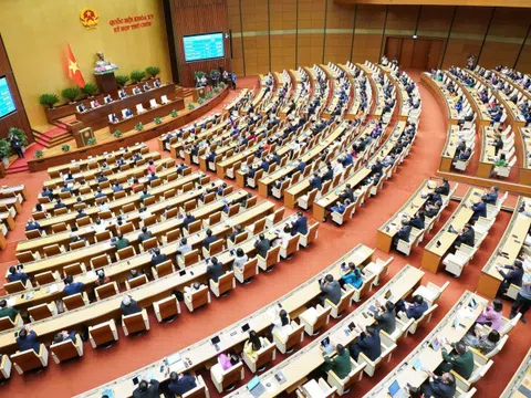 Những quyết sách lịch sử trong ‘kỳ họp lịch sử’