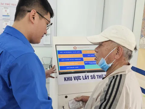Bất ngờ kết quả giải quyết thủ tục nhanh ngày đầu chính quyền địa phương hai cấp tại Huế