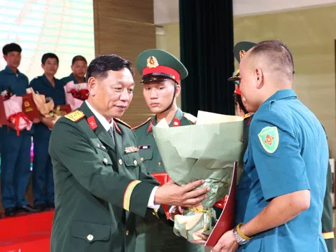 Công bố quyết định thành lập 40 Ban Chỉ huy Quân sự cấp xã tại Huế