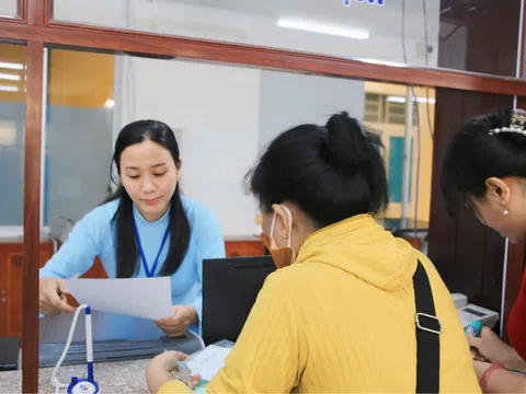Ngày đầu vận hành chính quyền 2 cấp ở Khánh Hòa: Thủ tục hành chính xử lý trong 20 phút