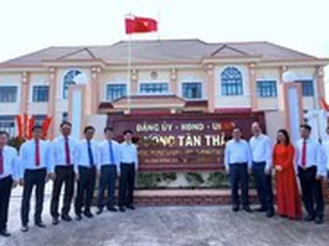 Xã, phường mới thì cán bộ phải thân thiện, tận tâm hơn với dân