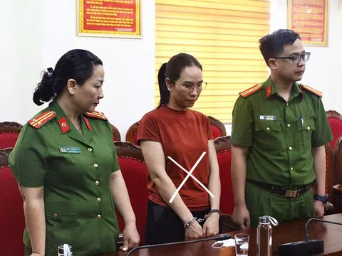 Tạm giam cựu kế toán trưởng trung tâm y tế lập khống chứng từ mua sắm
